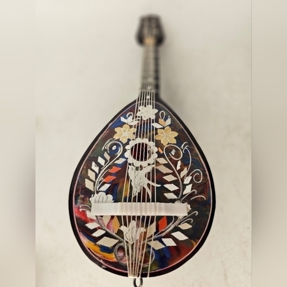 Vintage miniature imitation‎ tortoiseshell and mother of pearl mandolin - Picture 7 of 9